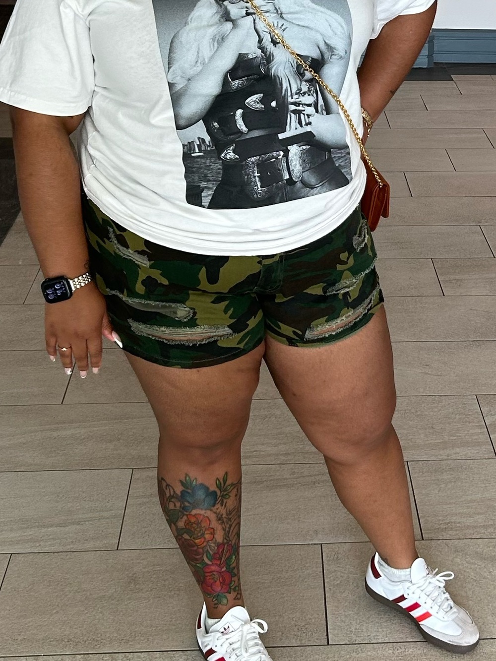 Camo Distressed Women's Denim Shorts - Olive Green - Picture 2 of 2